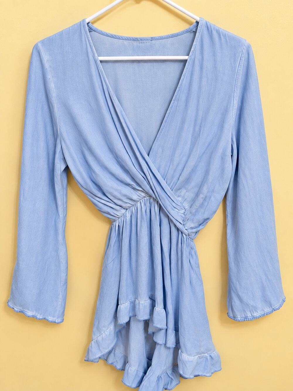Vintage Havana Women’s Medium Light Denim Blue Wrap Peplum Blouse NWT